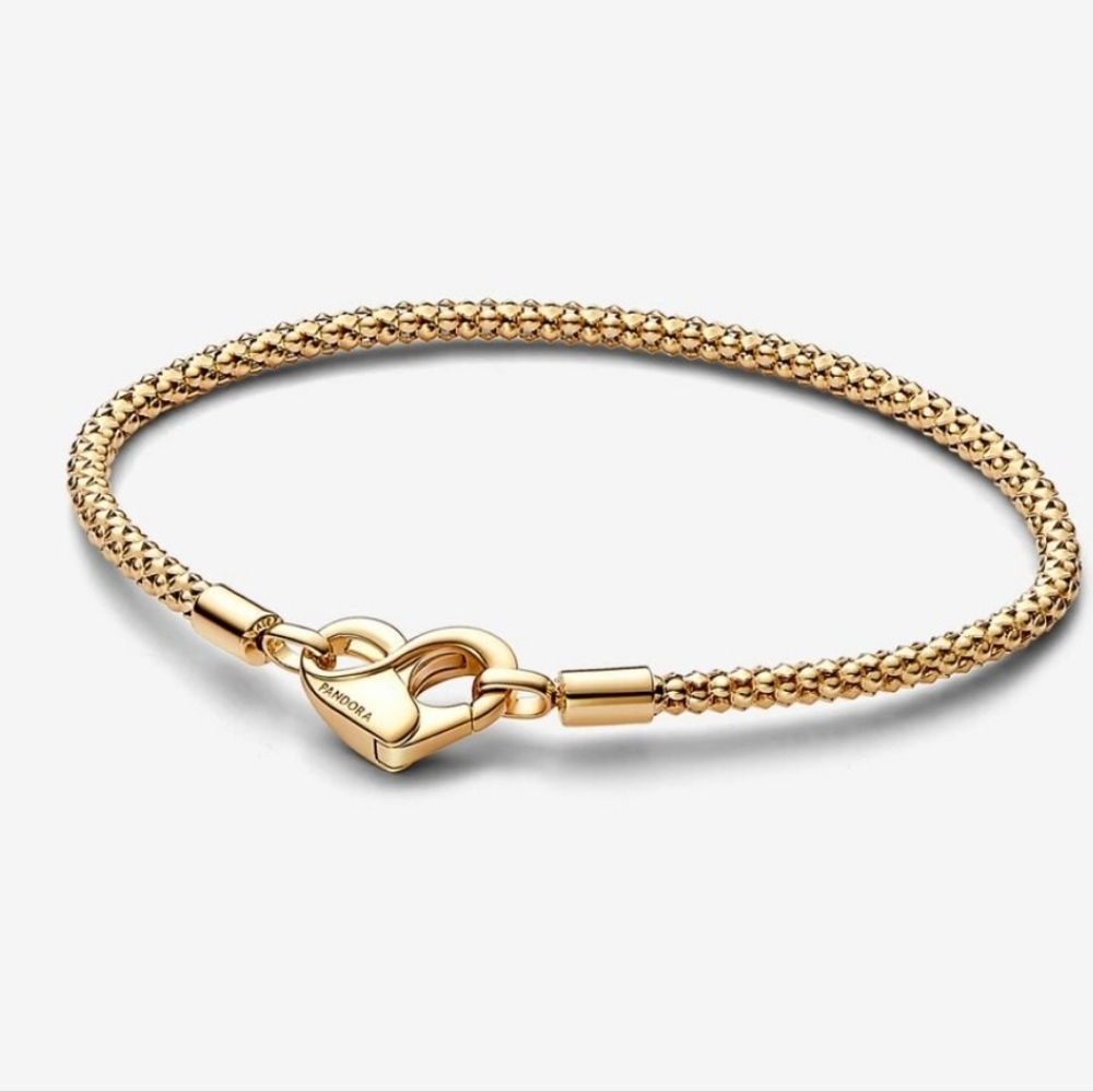 Pandora Gold Heart Clasp Bracelet New in Box 7.5